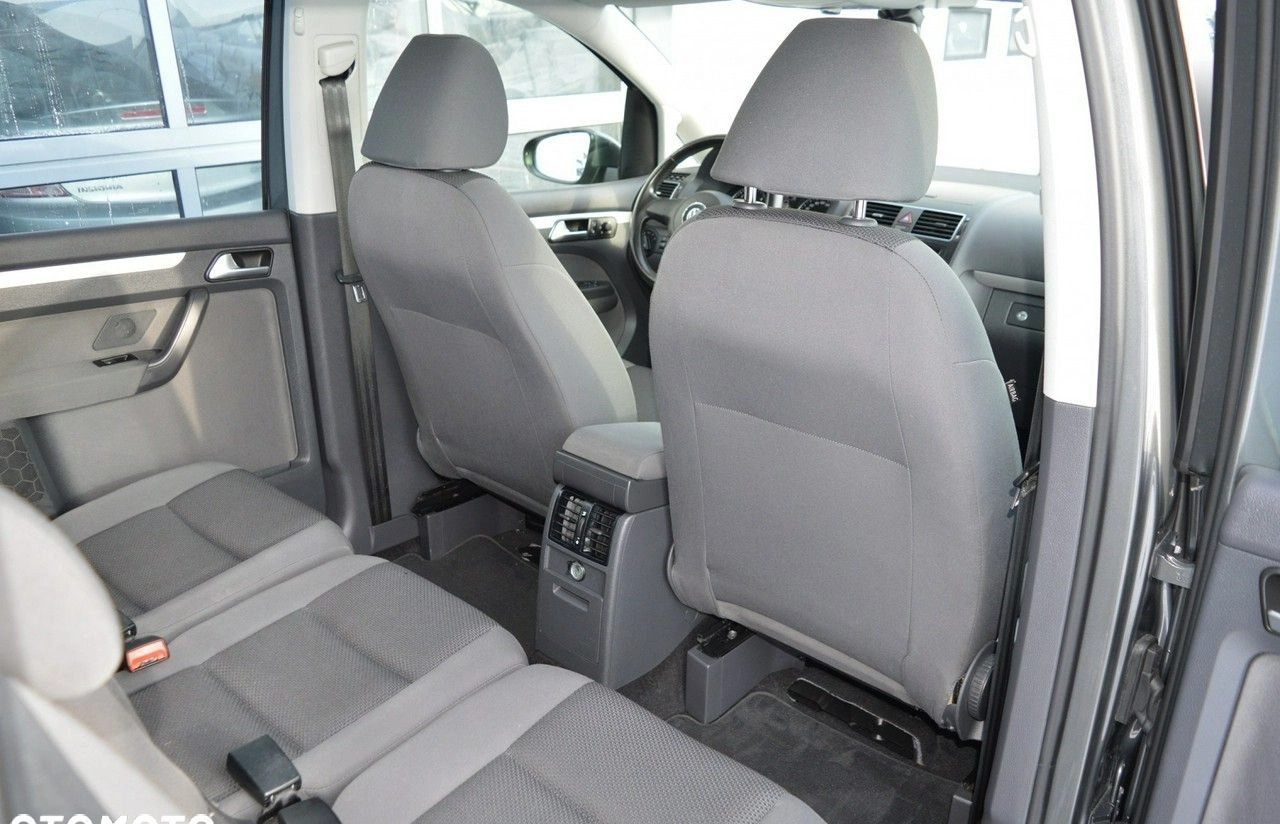 Volkswagen Touran cena 41900 przebieg: 215000, rok produkcji 2015 z Hrubieszów małe 781